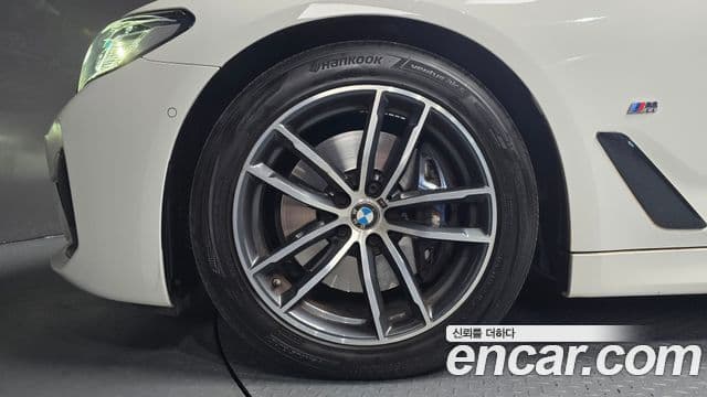 BMW 5 Series 2021 — ფოტო 5/20