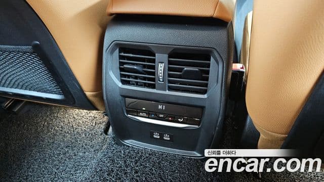 BMW 3 Series 2023 — ფოტო 19/20
