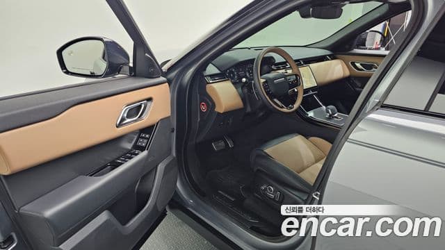 Land Rover Range Rover Velar 2024 — фото 11 из 20
