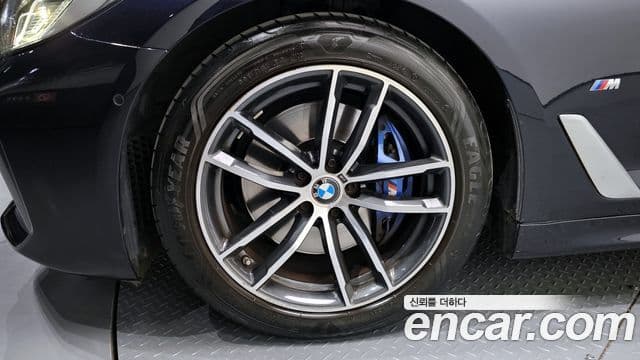 BMW 5 Series 2022 — фото 5 из 20