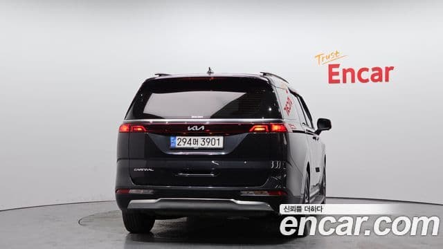 Kia Carnival 2023 — ფოტო 4/20