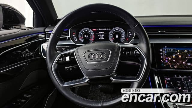 Audi A8 2021 — фото 13 из 20
