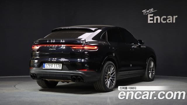 Porsche Cayenne 2022 — ფოტო 2/20