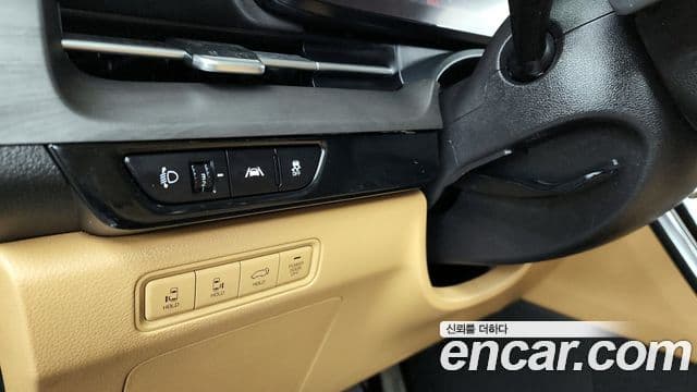 Kia Carnival 2021 — Şəkil 16/20