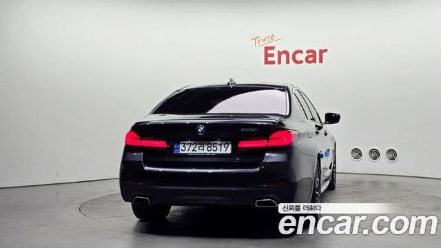 BMW 5 Series 2022 — ფოტო 4/20