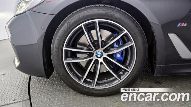BMW 5 Series 2022 — ფოტო 5/20