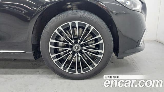 Mercedes-Benz S-Class 2025 — фото 4 из 20