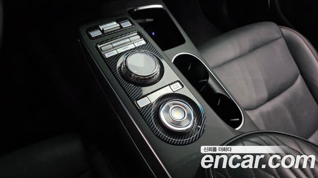 Genesis GV70 2022 — ფოტო 9/20