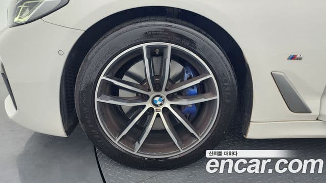BMW 5 Series 2022 — ფოტო 4/19