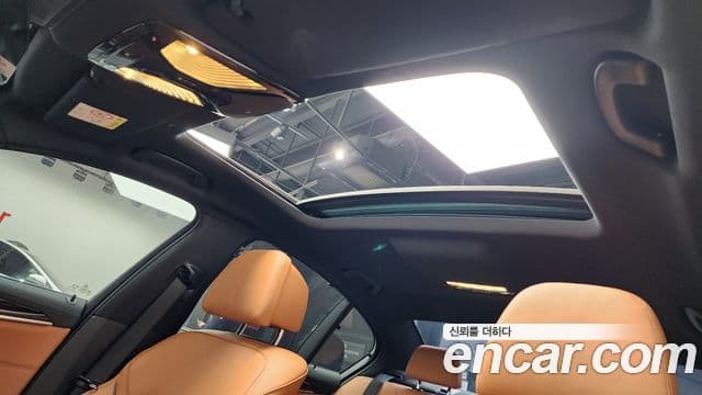 BMW 5 Series 2022 — ფოტო 16/19