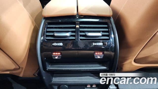 BMW 5 Series 2022 — ფოტო 17/19