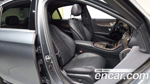Mercedes-Benz E-Class 2021 — Şəkil 10/20