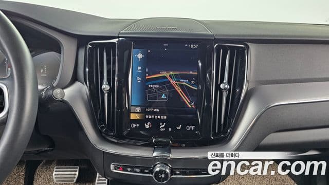 Volvo XC60 2020 — фото 13 из 20