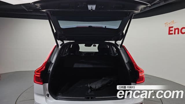 Volvo XC60 2020 — фото 19 из 20