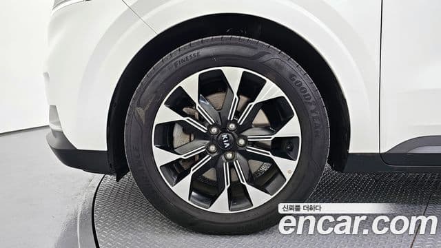 Kia Carnival 2020 — Фото 5/20