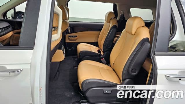 Kia Carnival 2020 — Фото 11/20