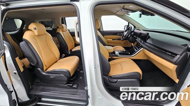 Kia Carnival 2020 — Фото 12/20