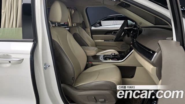 Kia Carnival 2021 — ფოტო 10/20