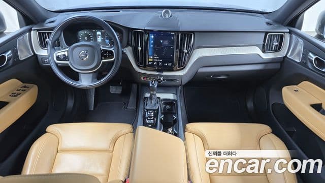 Volvo XC60 2020 — ფოტო 6/20