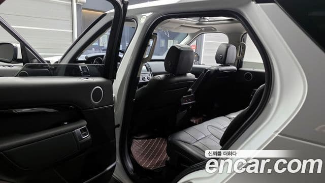 Land Rover Discovery 5 2019 — фото 11 из 20