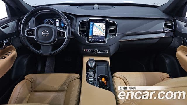 Volvo XC90 2021 — Photo 18/20