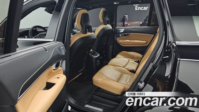 Volvo XC90 2021 — Photo 3/20