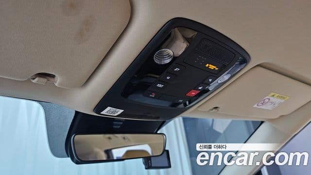 Kia Carnival 2021 — Şəkil 18/20