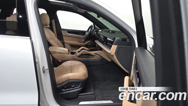 Porsche Cayenne 2023 — фото 11 из 20