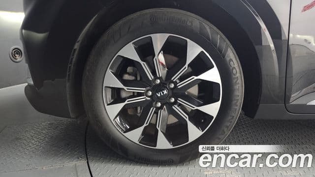 Kia Carnival 2021 — фото 5 из 20