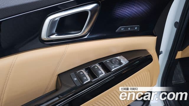 Kia Carnival 2022 — фото 17 из 20