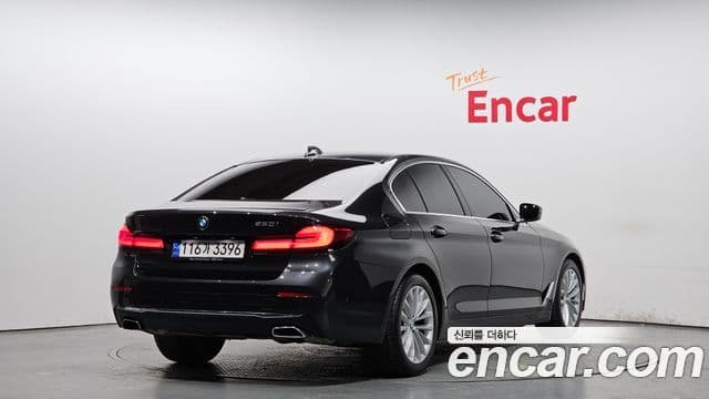 BMW 5 Series 2023 — ფოტო 2/20