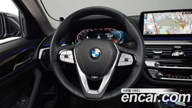 BMW 5 Series 2023 — ფოტო 13/20