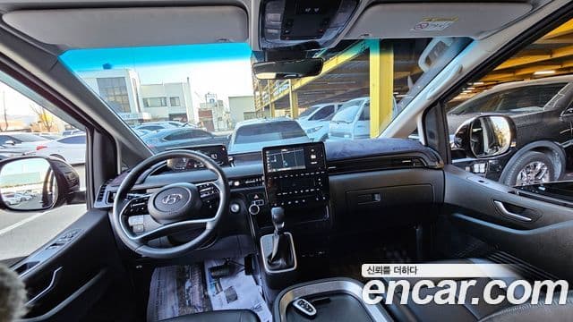 Hyundai Staria 2021 — фото 8 из 20