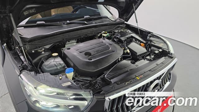 Volvo XC40 2021 — Photo 2/20