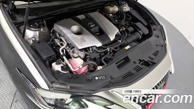 Lexus ES300h 2019 — ფოტო 6/20