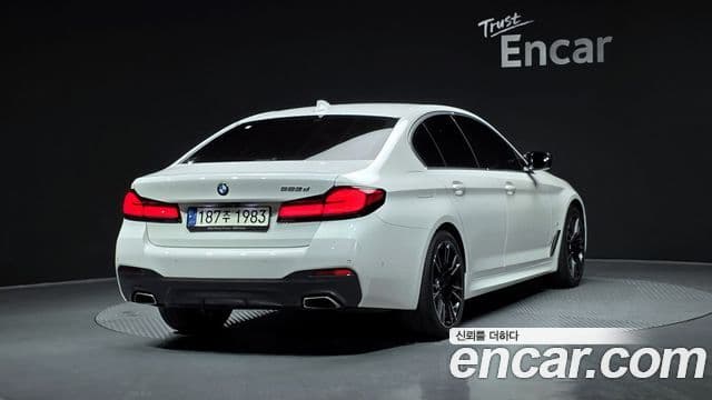 BMW 5 Series 2021 — Şəkil 2/20