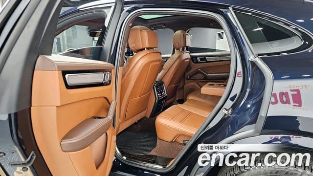 Porsche Cayenne 2022 — Şəkil 12/20