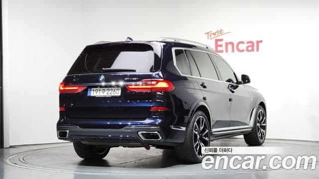 BMW X7 2022 — Photo 2/20