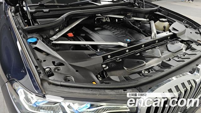BMW X7 2022 — Photo 15/20
