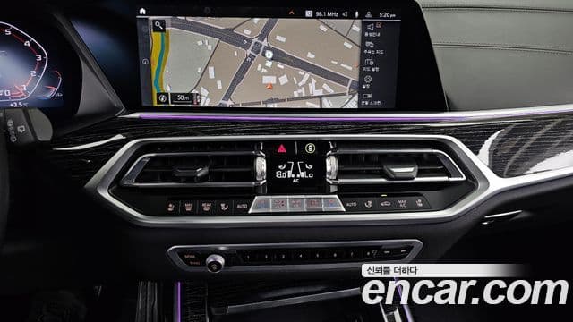 BMW X7 2022 — Photo 14/20