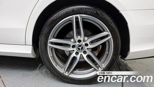 Mercedes-Benz E-Class 2019 — фото 5 из 20