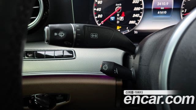 Mercedes-Benz E-Class 2019 — Şəkil 12/20