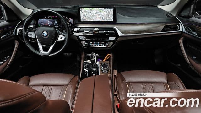 BMW 5 Series 2023 — ფოტო 7/20