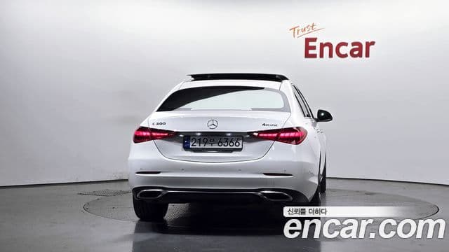 Mercedes-Benz C-Class 2023 — ფოტო 4/20