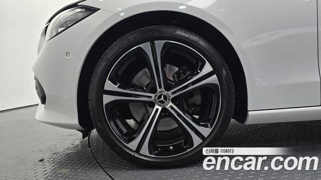Mercedes-Benz C-Class 2023 — фото 5 из 20