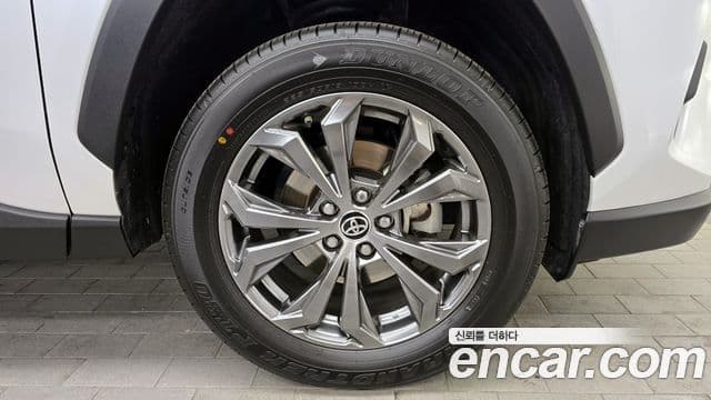 Toyota RAV4 2024 — ფოტო 5/20