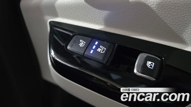 Kia Carnival 2020 — ფოტო 19/20
