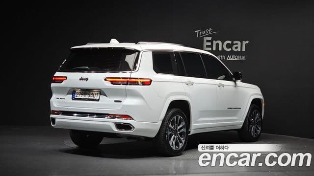 Jeep Grand Cherokee 2022 — ფოტო 2/20