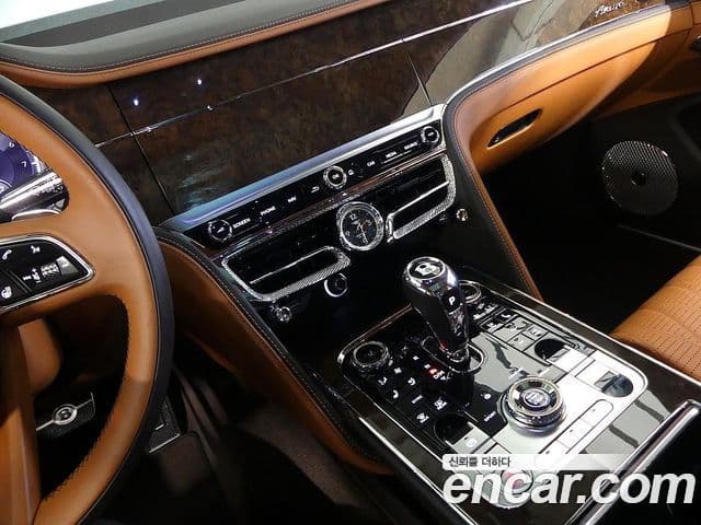 Bentley Flying Spur 2023 — Şəkil 13/20