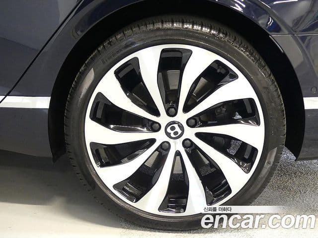 Bentley Flying Spur 2023 — Şəkil 17/20